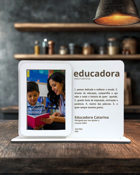 Moldura com definição Educadora / Auxiliar