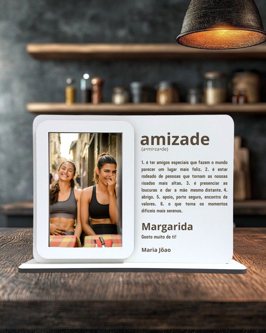 Moldura com definição amigo/amiga/amizade