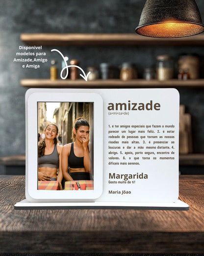 Moldura com definição amigo/amiga/amizade